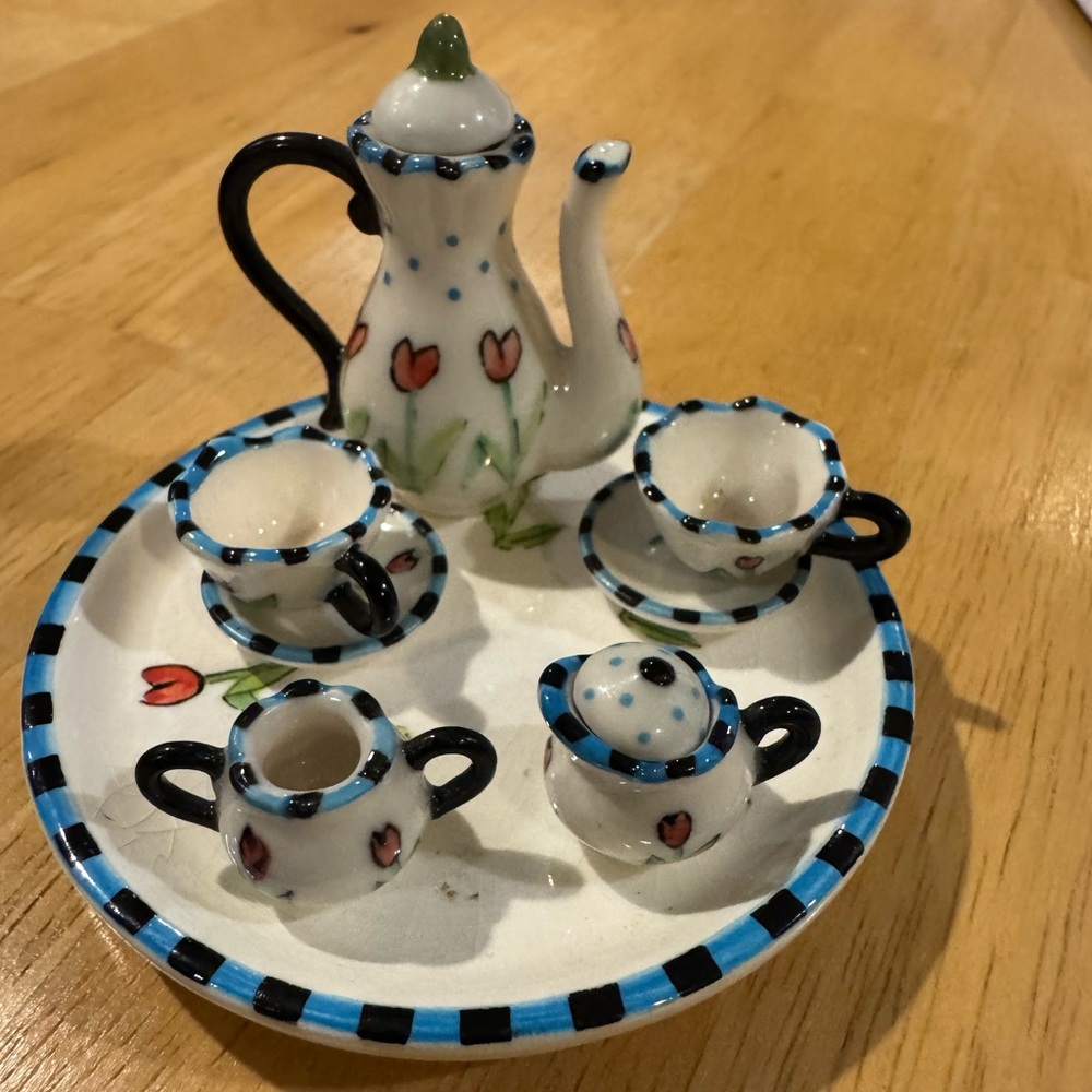 10 piece miniature tea set ￼